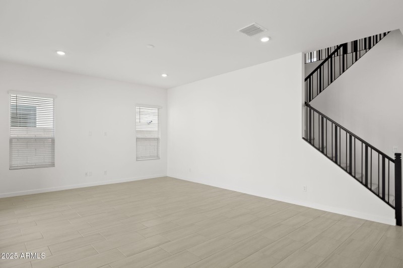 23-web-or-mls-1746-e-questa-dr