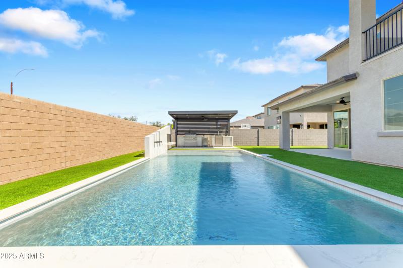 169_199_a4m_luxtwins