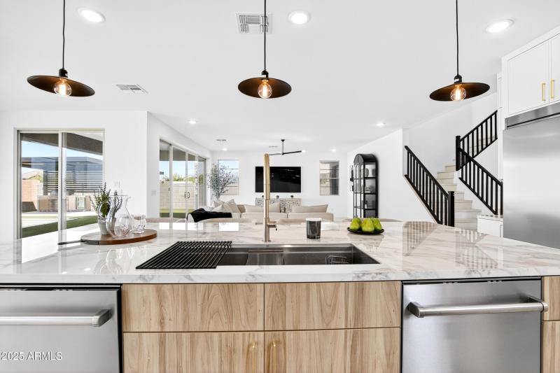 68_135_405_a4m_luxtwins