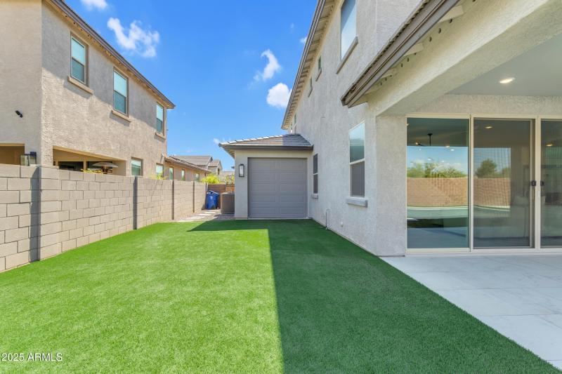 162_178_a4m_luxtwins