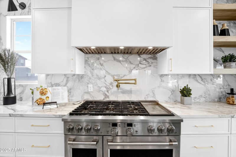 58_121_363_a4m_luxtwins