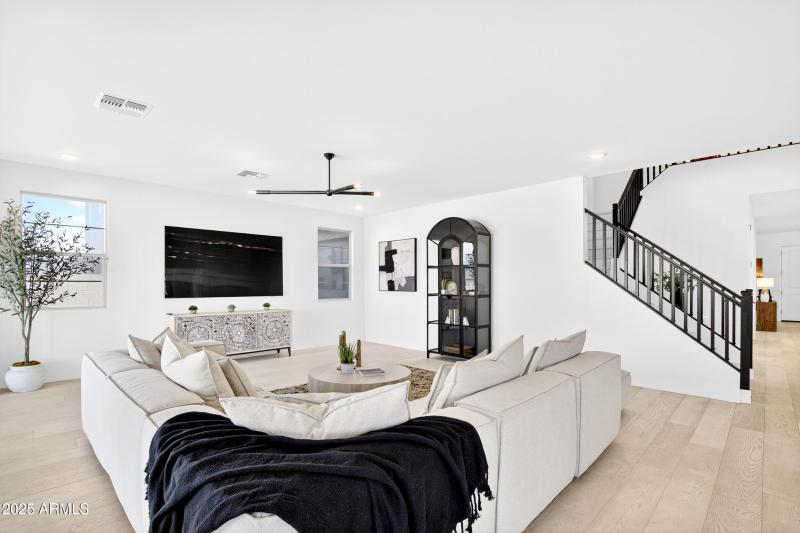 46_109_325_a4m_luxtwins