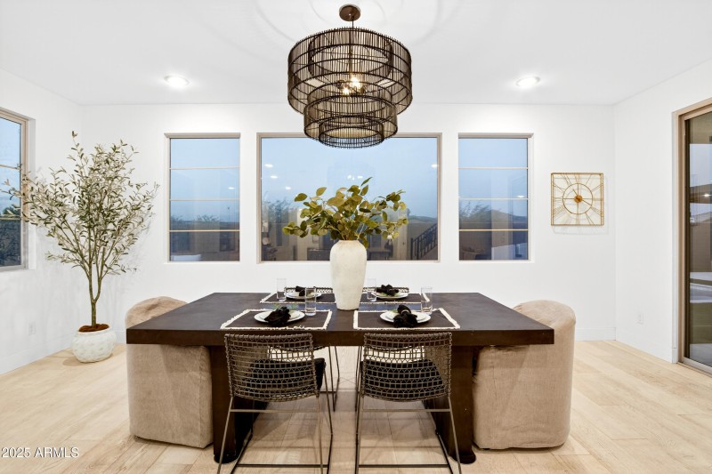 90_160_480_a4m_luxtwins