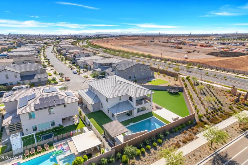 186_520_a4m_luxtwins