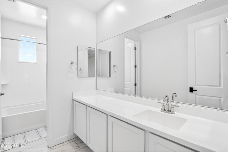 151_014_041_a4m_luxtwins