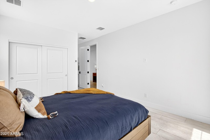 95_008_024_a4m_luxtwins