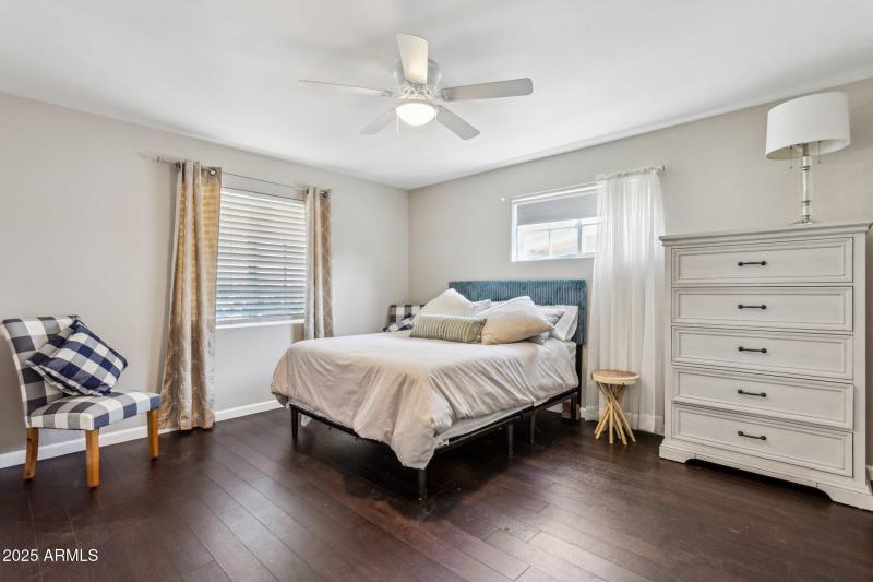 8-web-or-mls-3609-e-fairmount-ave