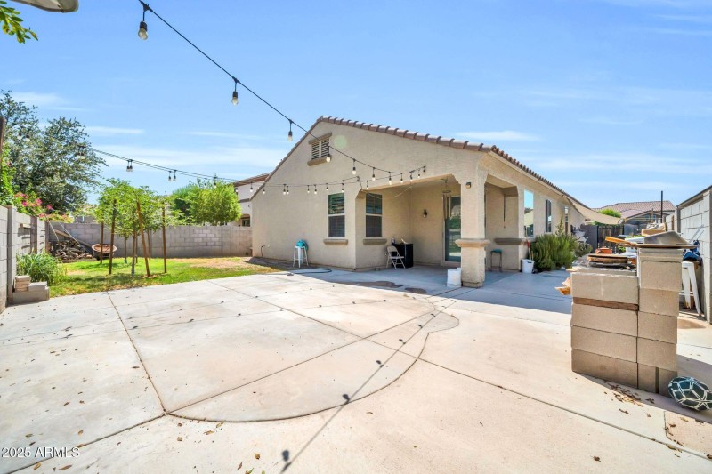 12038 W Davis Ln-39