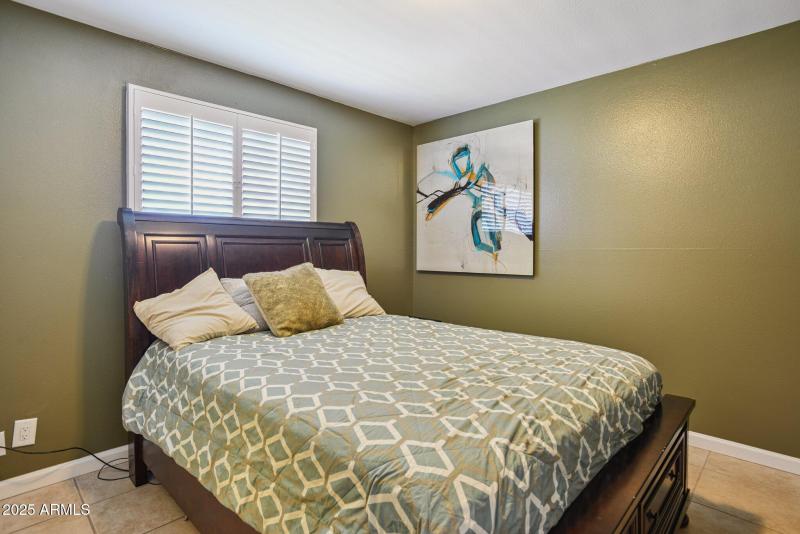 12-web-or-mls-8046-e-oak-st