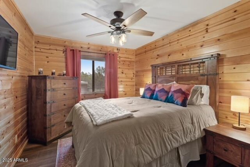 Bedroom 2-2343 E Dovetail Trail, Overgaa