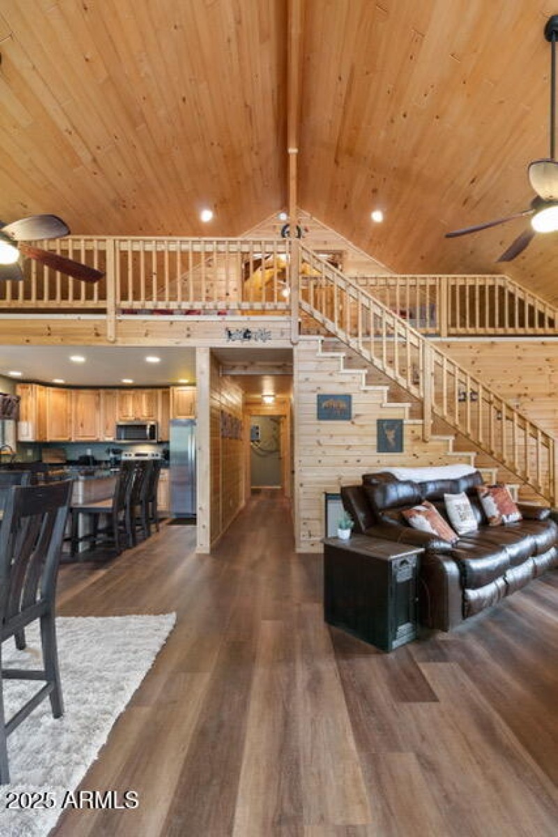 LR wood beams-2343 E Dovetail Trail, Ove