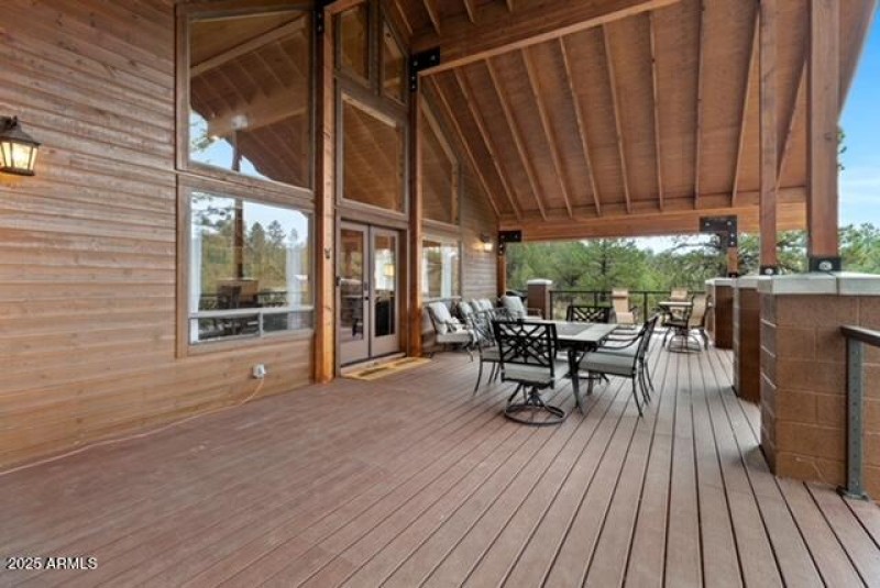 Outdoor Trex Deck 2-2343 E Dovetail Trai