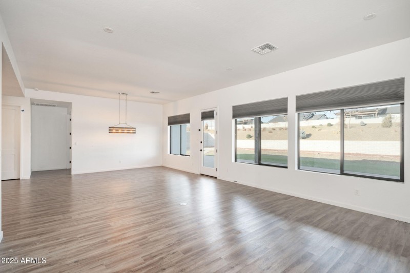 18-web-or-mls-5656-e-killen-loop