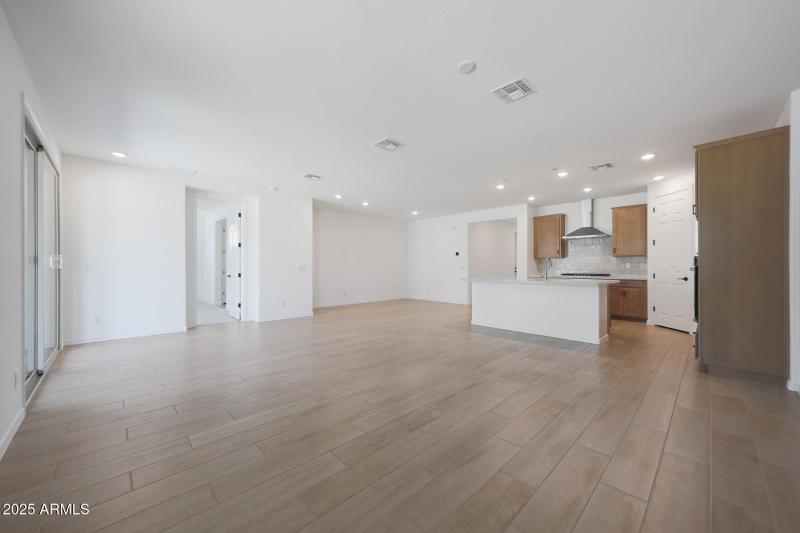 PHX_Landmarke_Lot 1039_Azure_866_Greatro