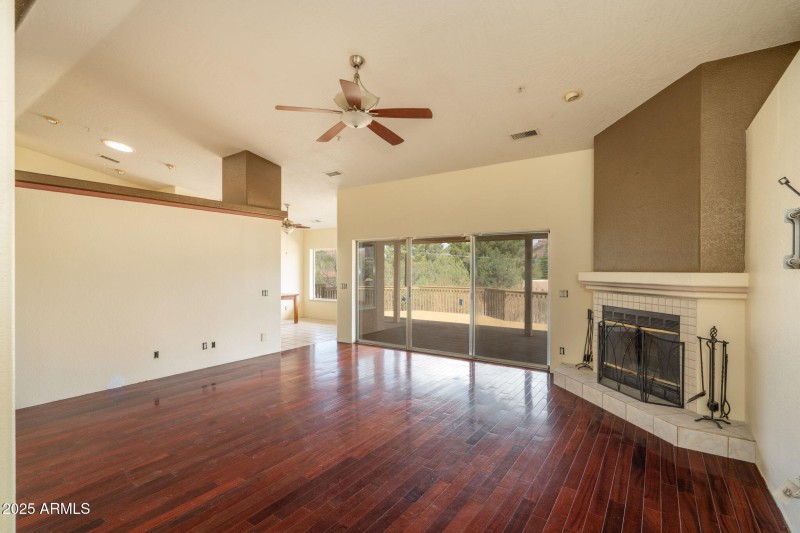 15-web-or-mls-120-appaloosa-dr