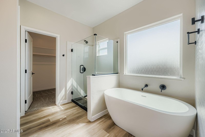 17 - 5523 Primary Bathroom