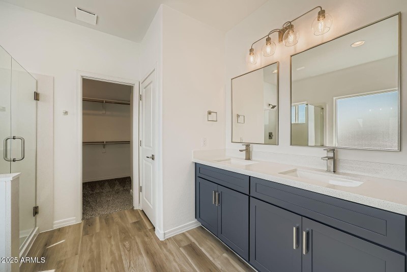 17 - 5519 Primary Bathroom