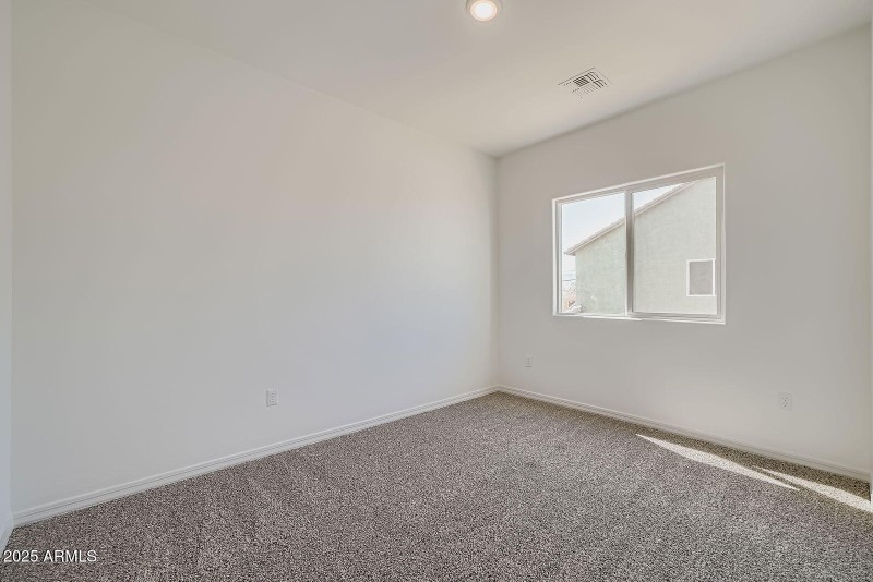 24 - 5519 Guest Room 3