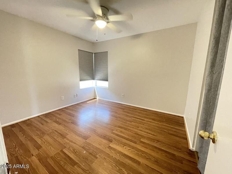 22 Bed 3. 14823 N 60th Ave