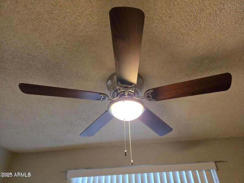 902 #5 Bedroom fan & light