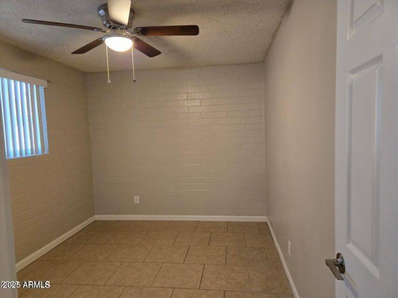 902 #5 Bedroom fanlight