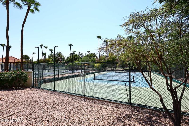 Val Vista Lakes-Pickleball Courts
