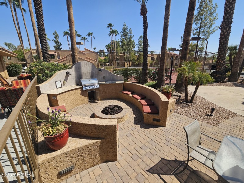 Community Grill & Fire Pit