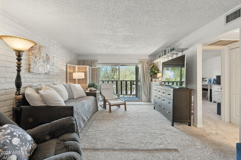 LOOK AT ALL THIS SPACE!!