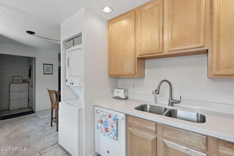 THESE COUNTERS ARE GORGEOUS!!