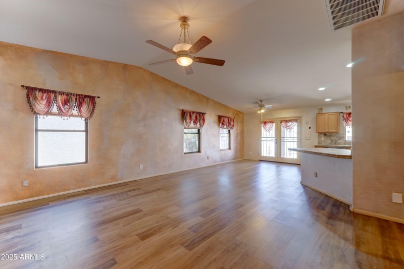 2101 S Meridian #255-12