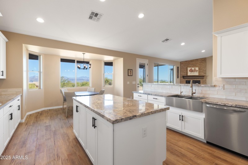 Large Kitchen with Island