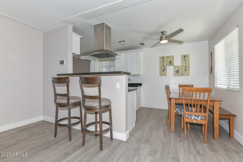 Kitchen-Braekast Room