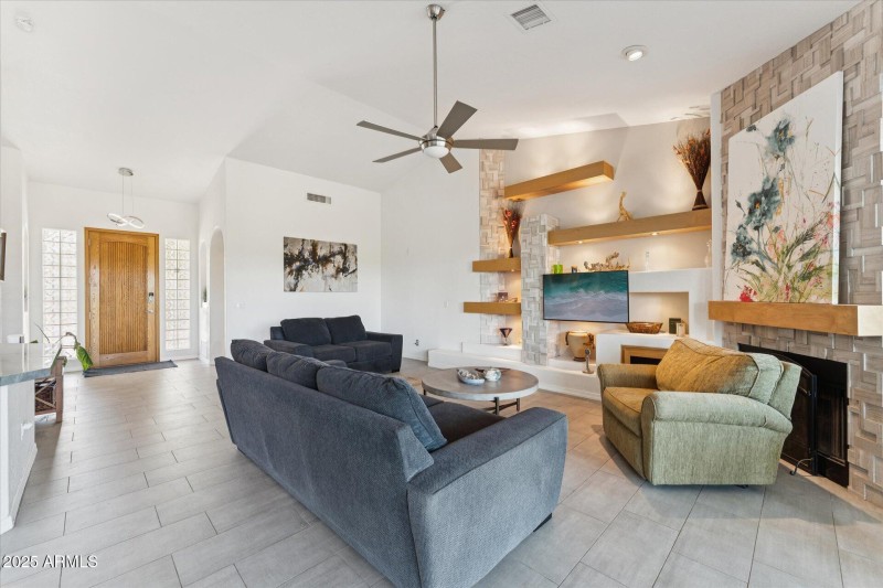 06-Living Room