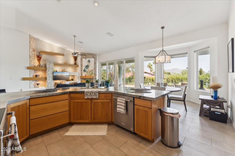 11-Kitchen