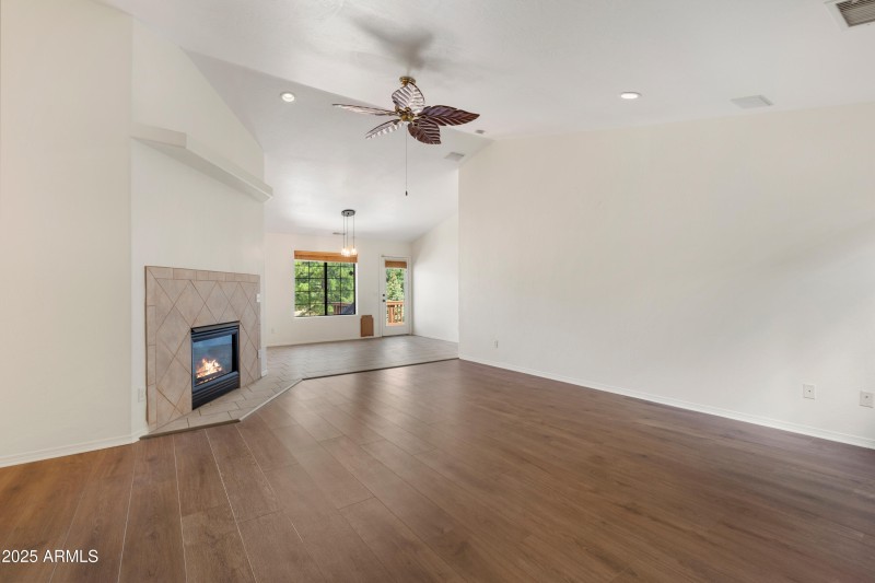 10-Entrance to Living Room