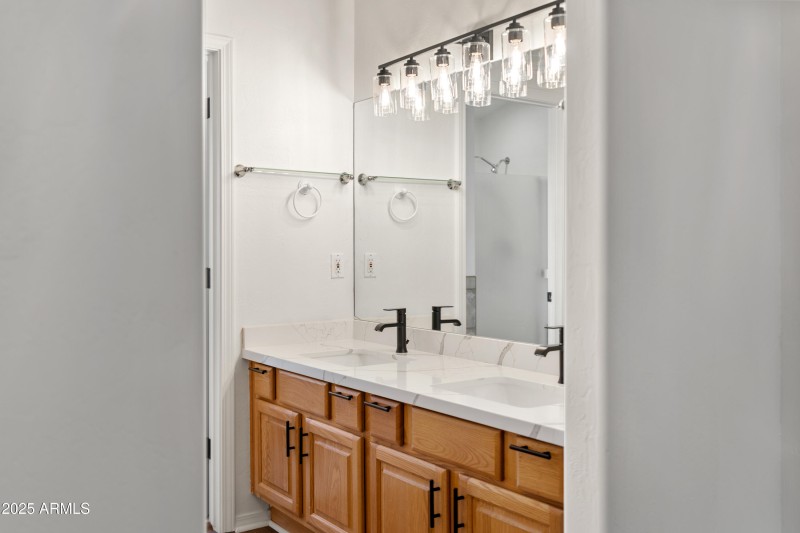 21-Primary Bathroom Detail