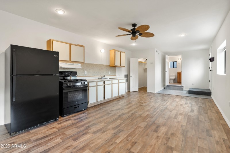 34-Kitchen & Dining Area