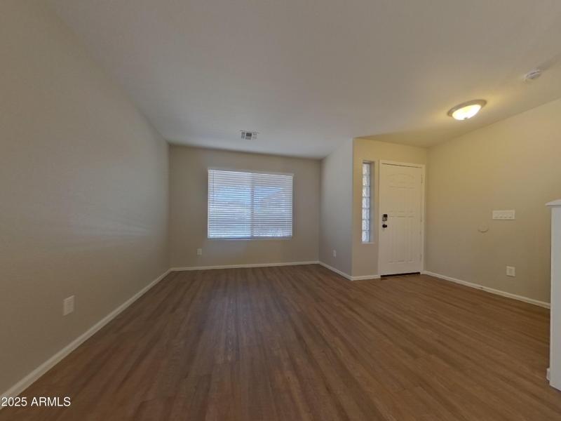 1_pc_9tF4w49SCR_Ab7DKVbCUA_layout_0