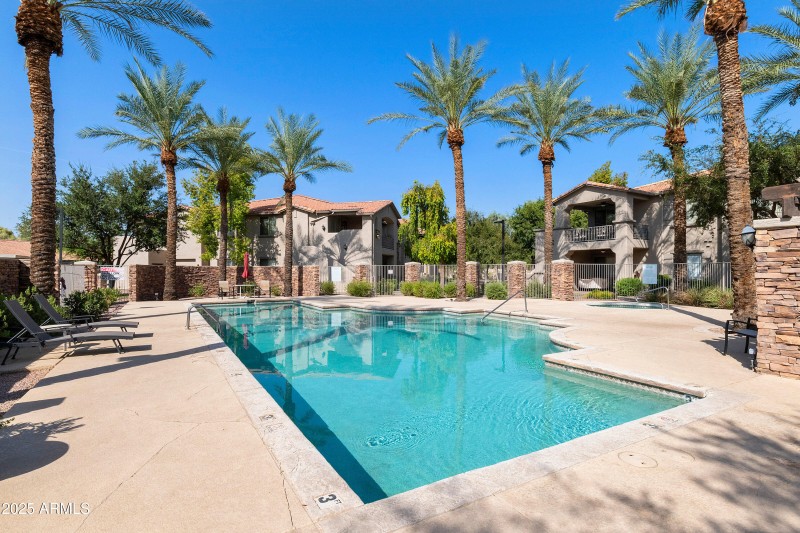 2155 N-032-015-DLB 2892-MLS_Size