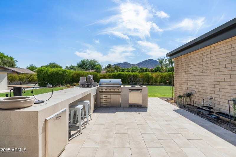 BBQ & Bar Area