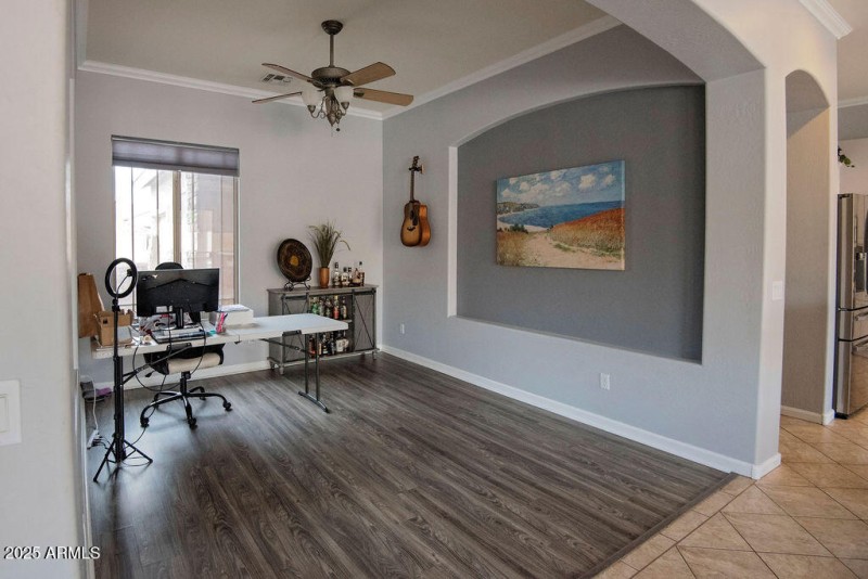 14_front-dining-room