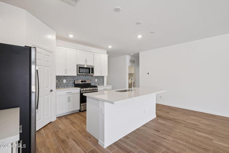 7-web-or-mls-W Old Timer Rd-S1008-007