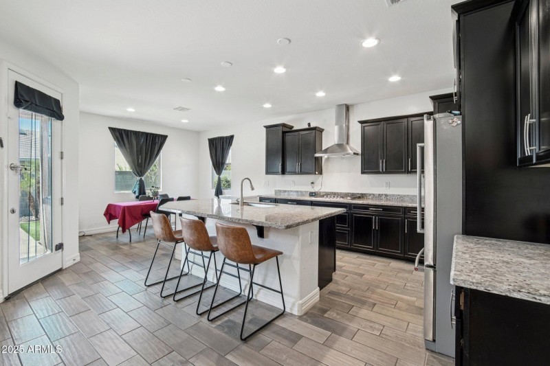 14-web-or-mls-W Luke Ave-S1208-012