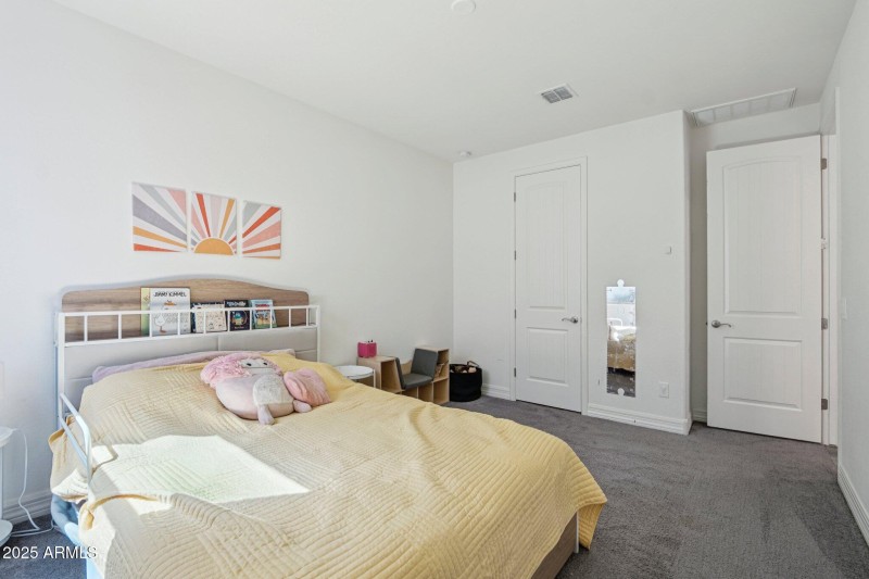 24-web-or-mls-W Luke Ave-S1208-022