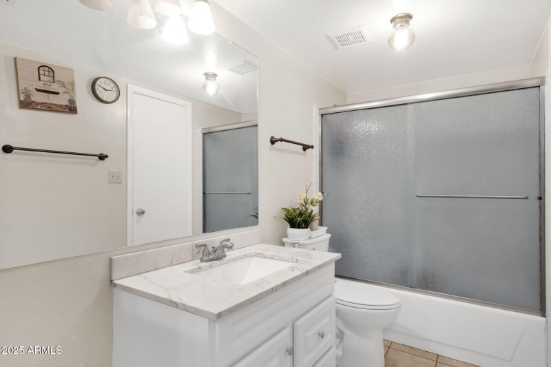 FIRST FLOOR BATHROOM