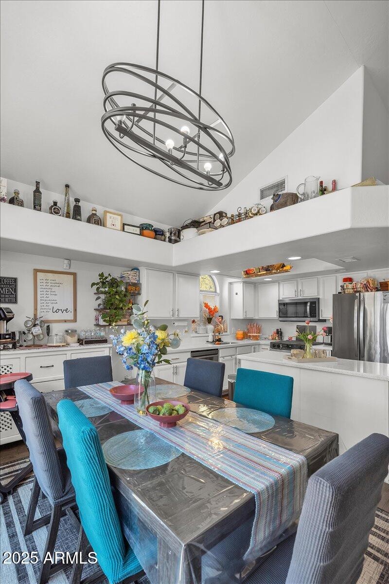 10-7760_W_Marlette_Ave24