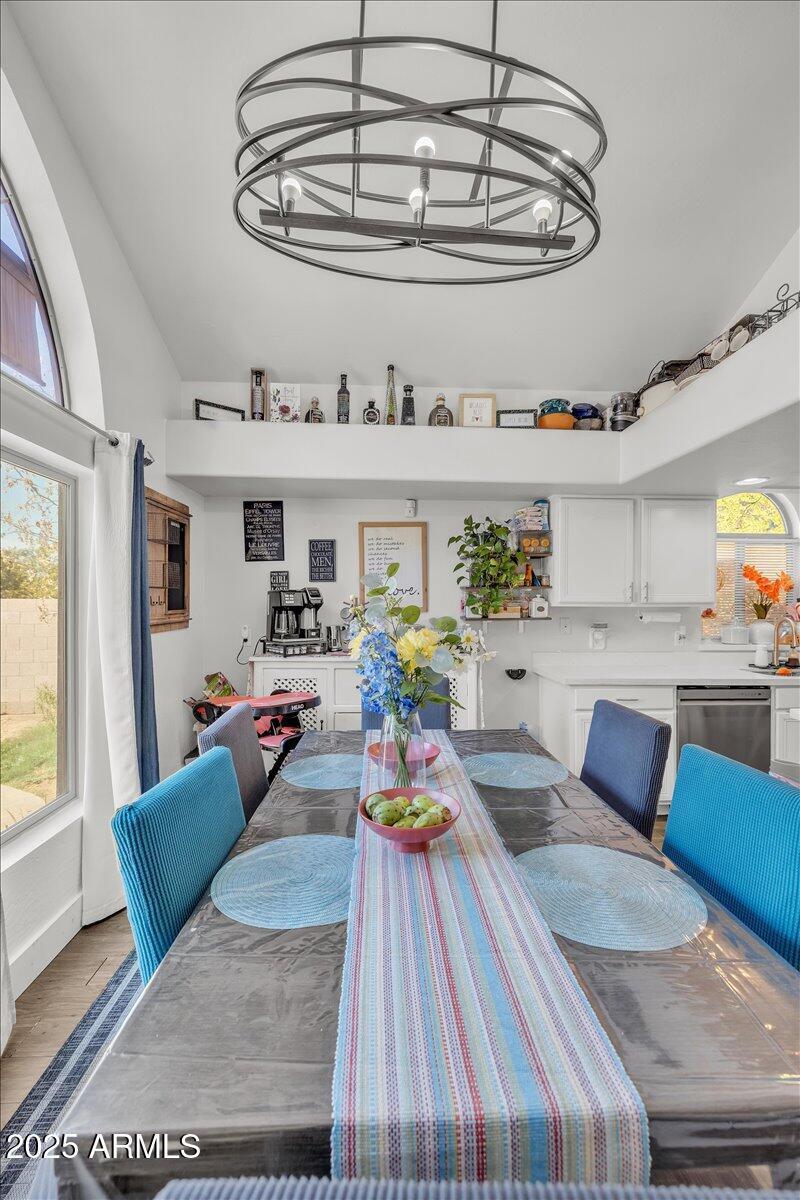 26-7760_W_Marlette_Ave23