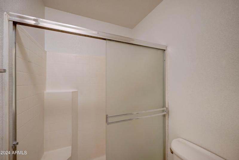 1905 E University-13