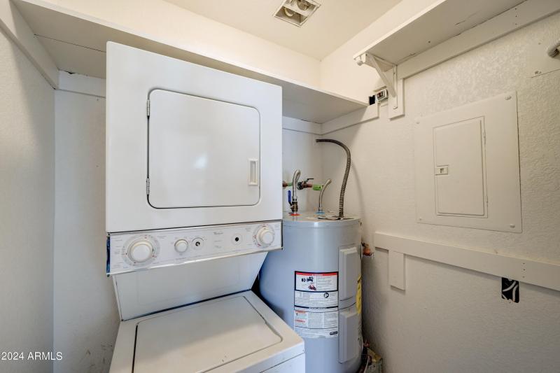 1905 E University-18