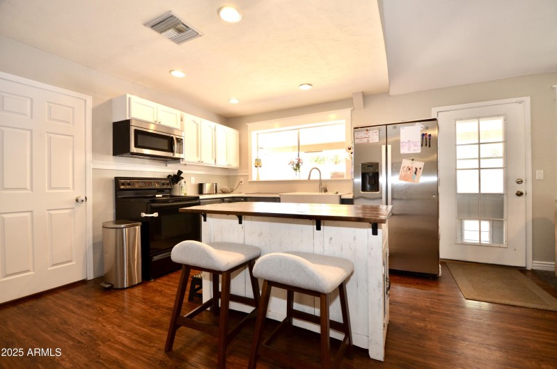 1937 N 67TH ST, Mesa, AZ 85205